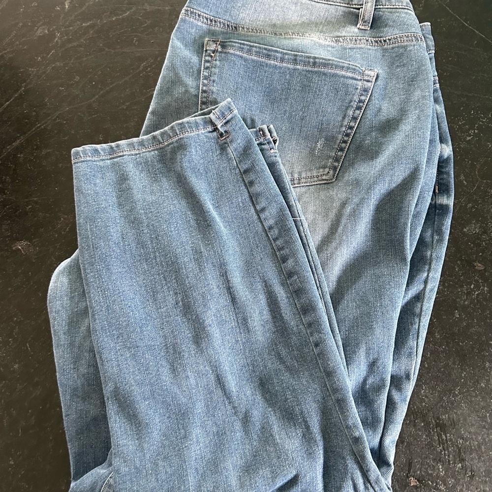 Lane Bryant Classic Blue Women's cropped jeans pink stitching size 20